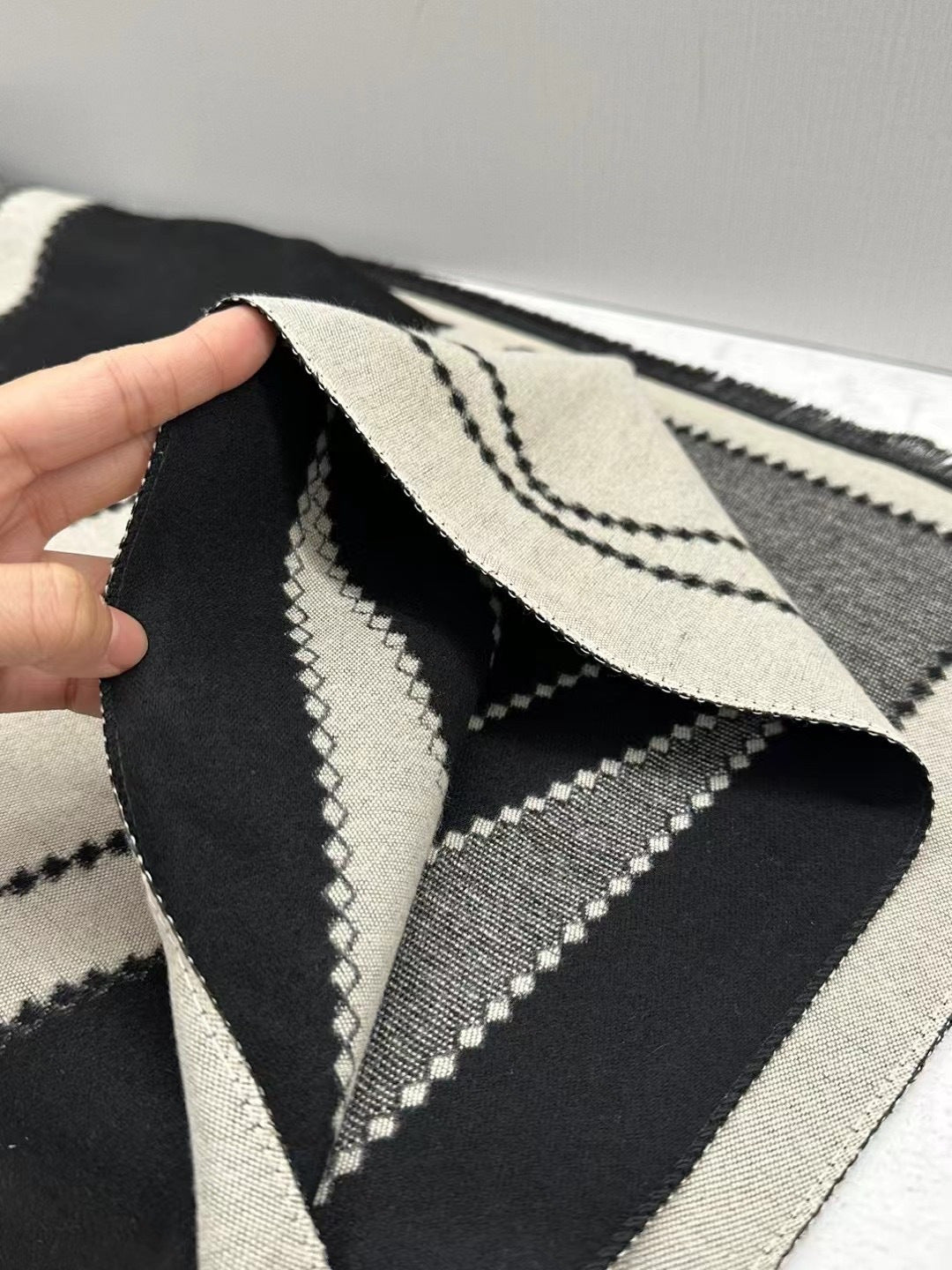 Double-sided Cashmere Geometric Pattern Oversized Scarf