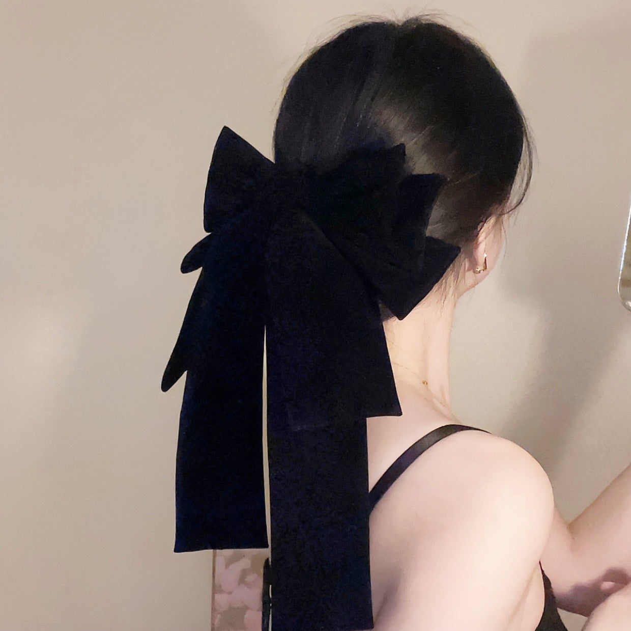 Oversized Velvet Bow Hair Clip