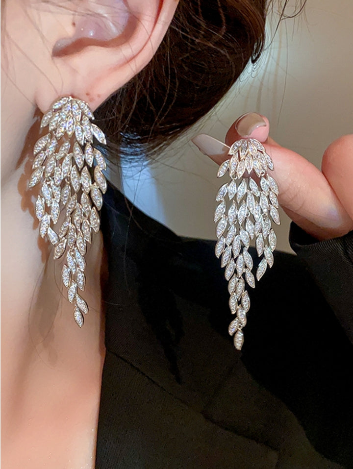 Luxurious and Elegant Leaf Feather Ear Decorations