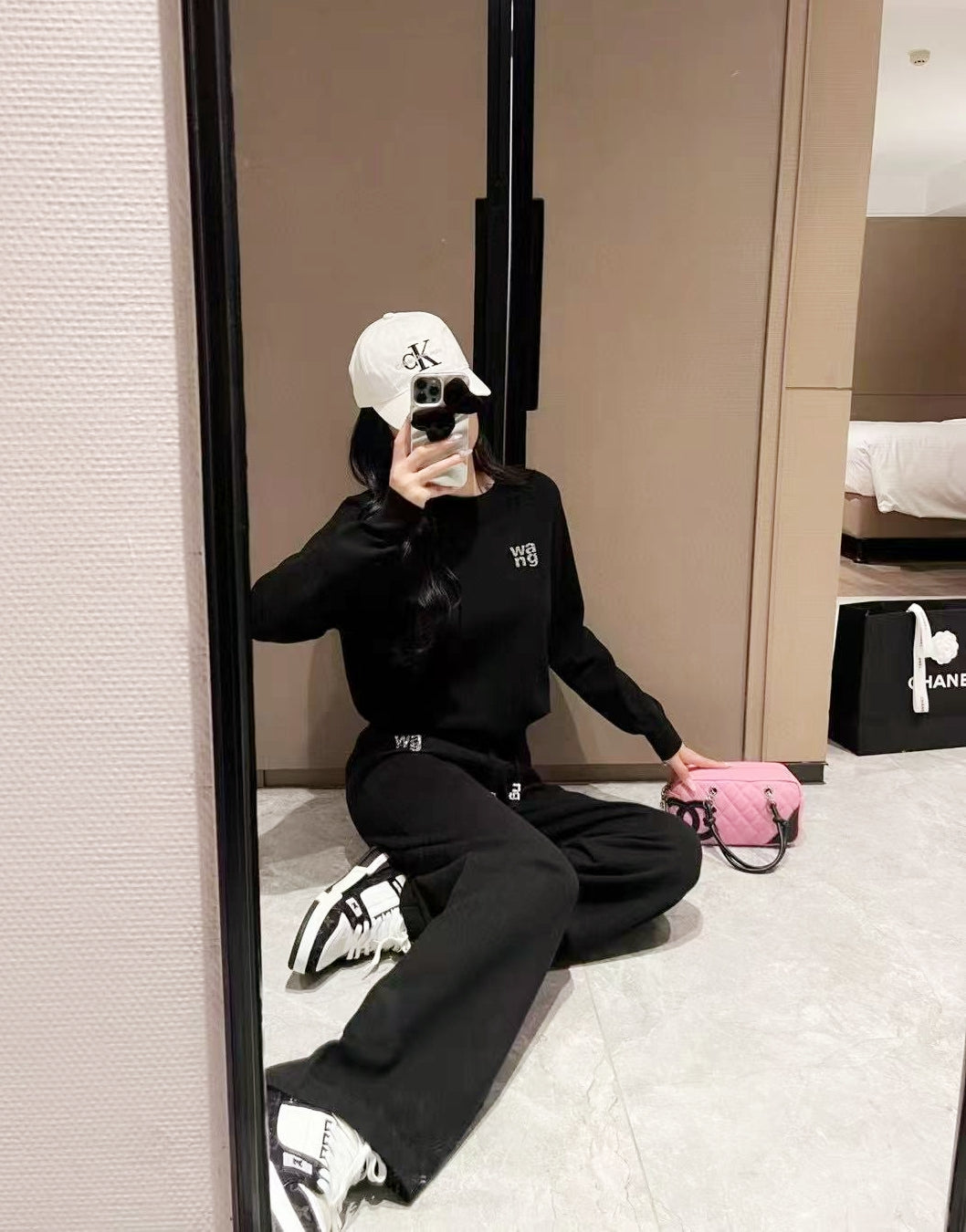 Rhinestone AW Logo Thick Knit Set