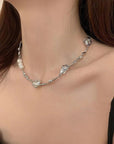 Irregularly Spliced Pearl Necklace for Collarbone