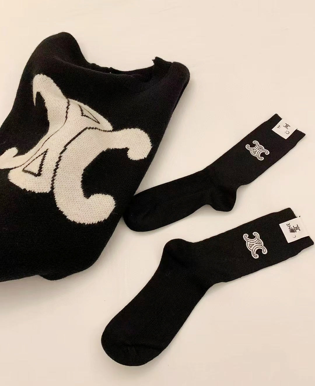Thick Logo Sweater + Matching Socks Set