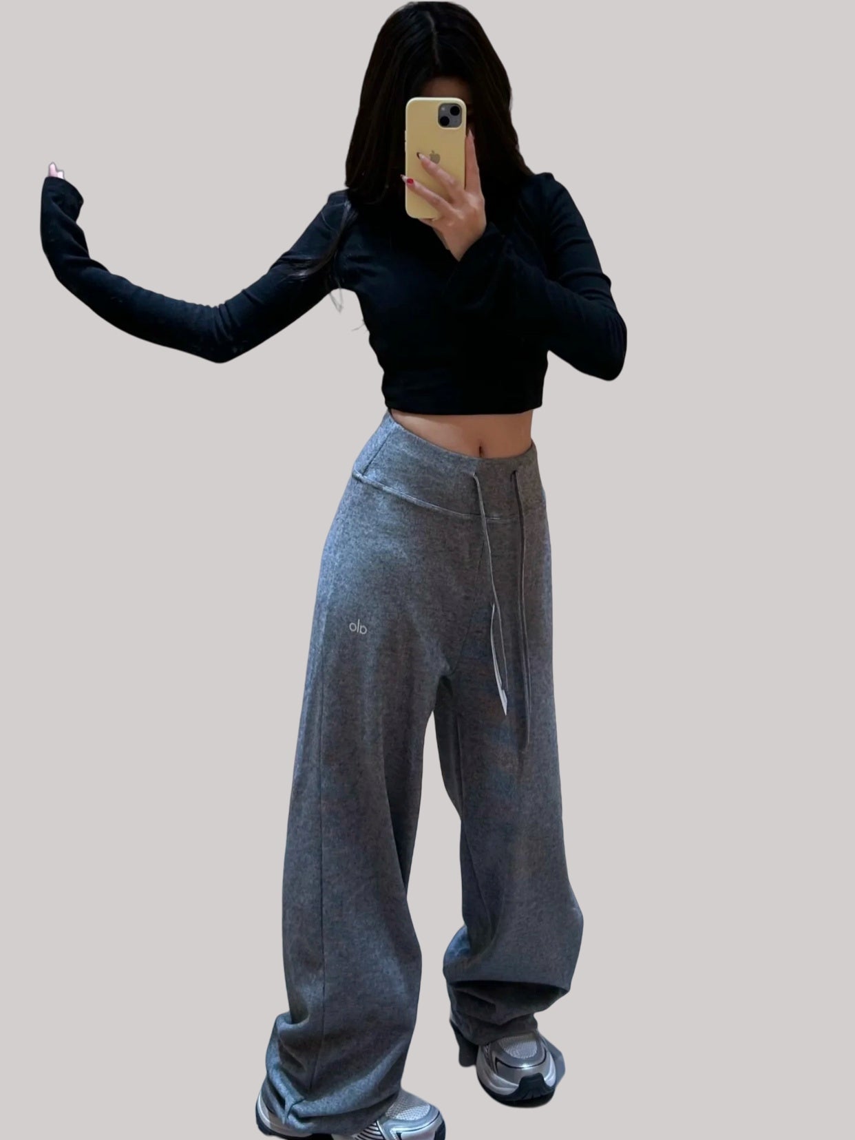 Trending ALO Wide-Leg Floor-Length Pants (Dark Gray)