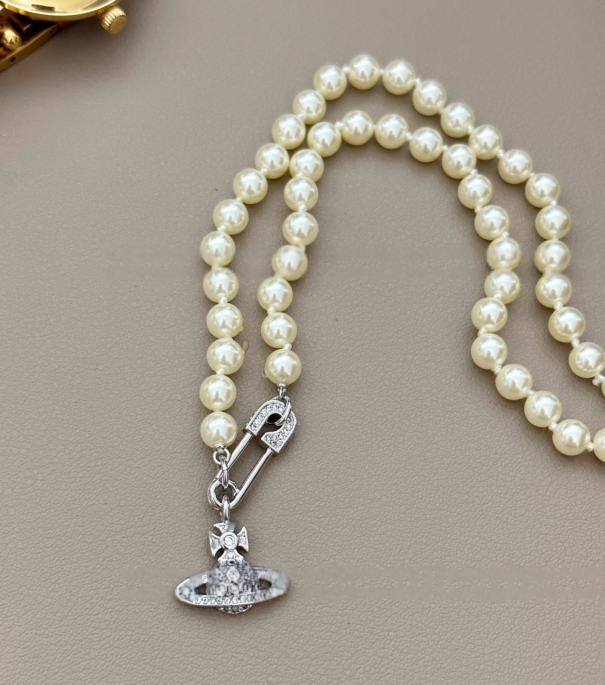 Vivienne Westwood-Inspired Saturn Brooch Rhinestone Necklace  