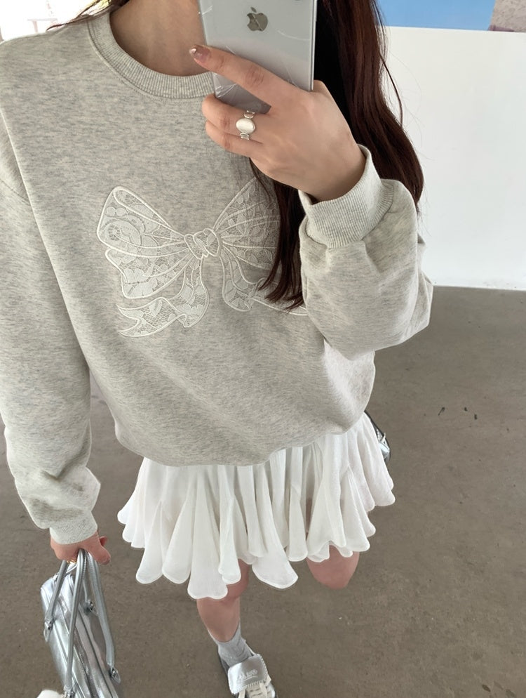 Korean-Style Relaxed Sweatshirt with Lace Bow Detail