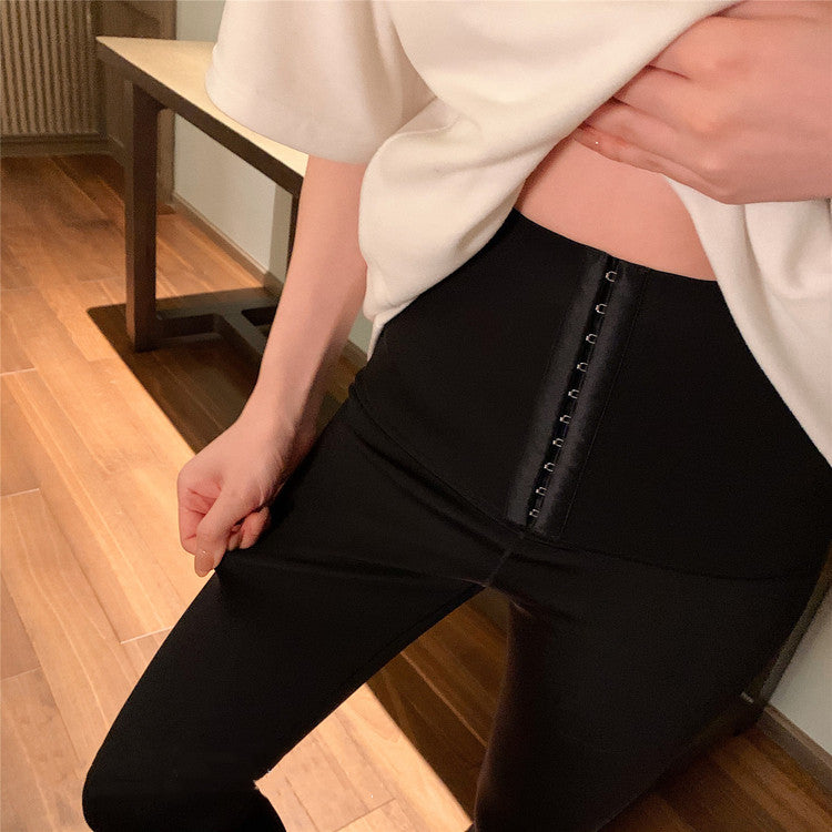 An Updated Version of Lightening Slim Pants With Hip Corset