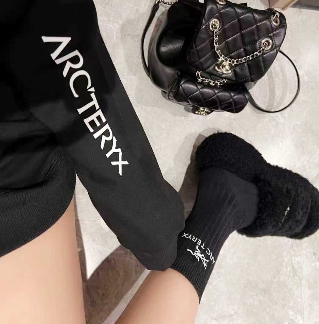 Bold Logo Arc&#39;teryx Sweatshirt + Matching Socks