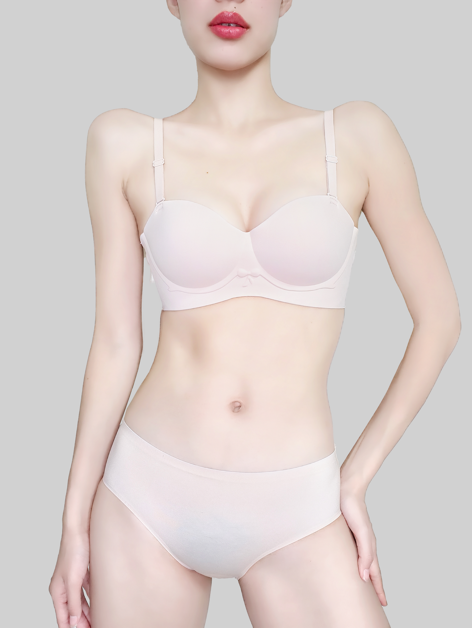 One Piece, Two Ways: Strapless Bralette for Small Busts and Busty Beauties