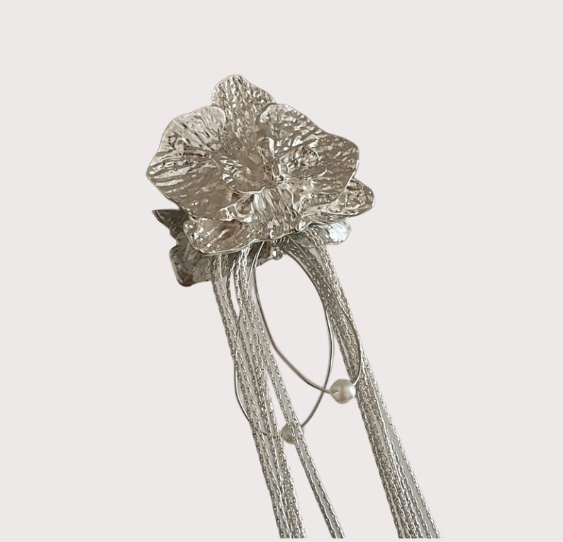 French-style Tassel White Camellia Earring (Single Side)