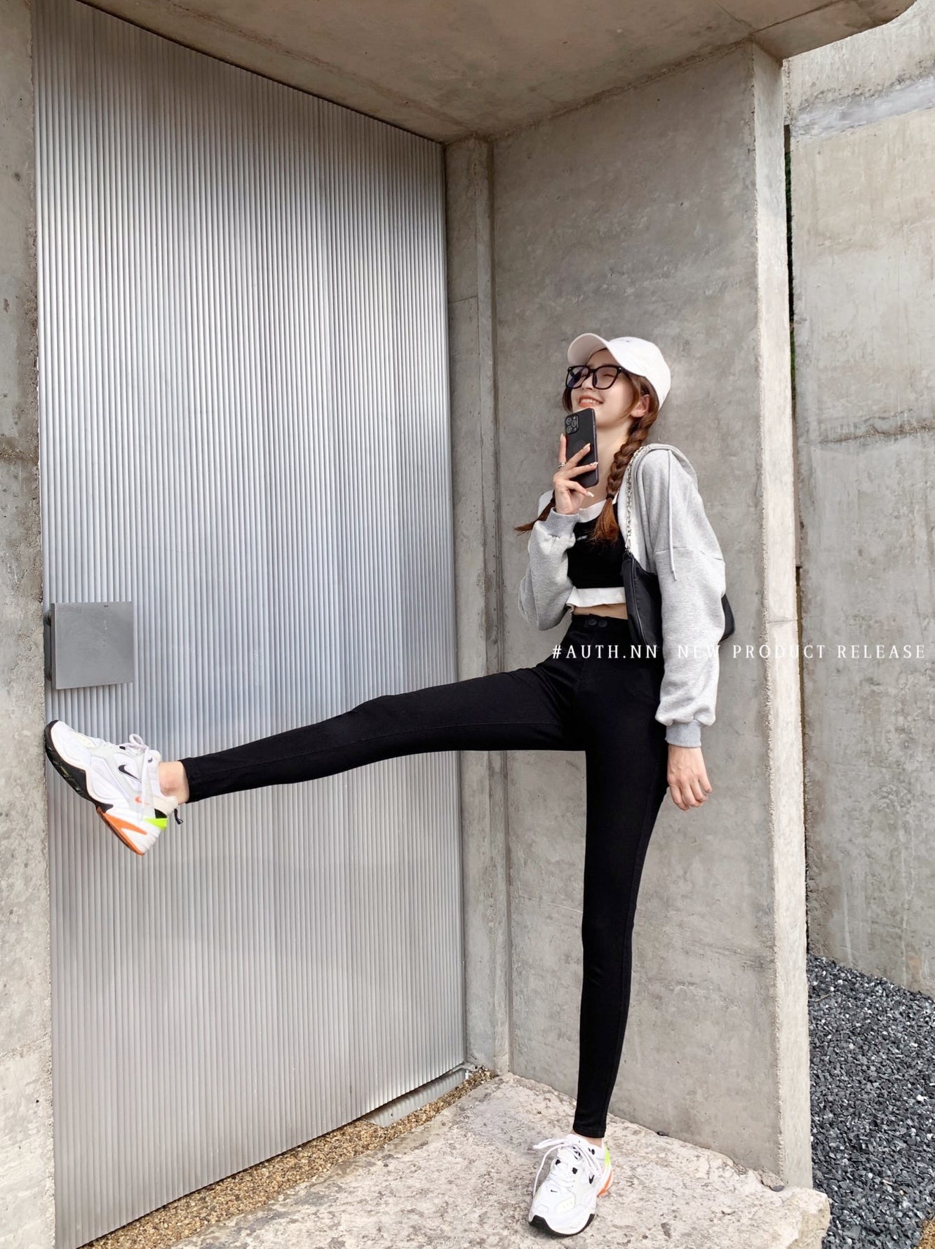 Korean AUTH.NN Fleece-lined High-Elasticity Butt Lifting Black Pants