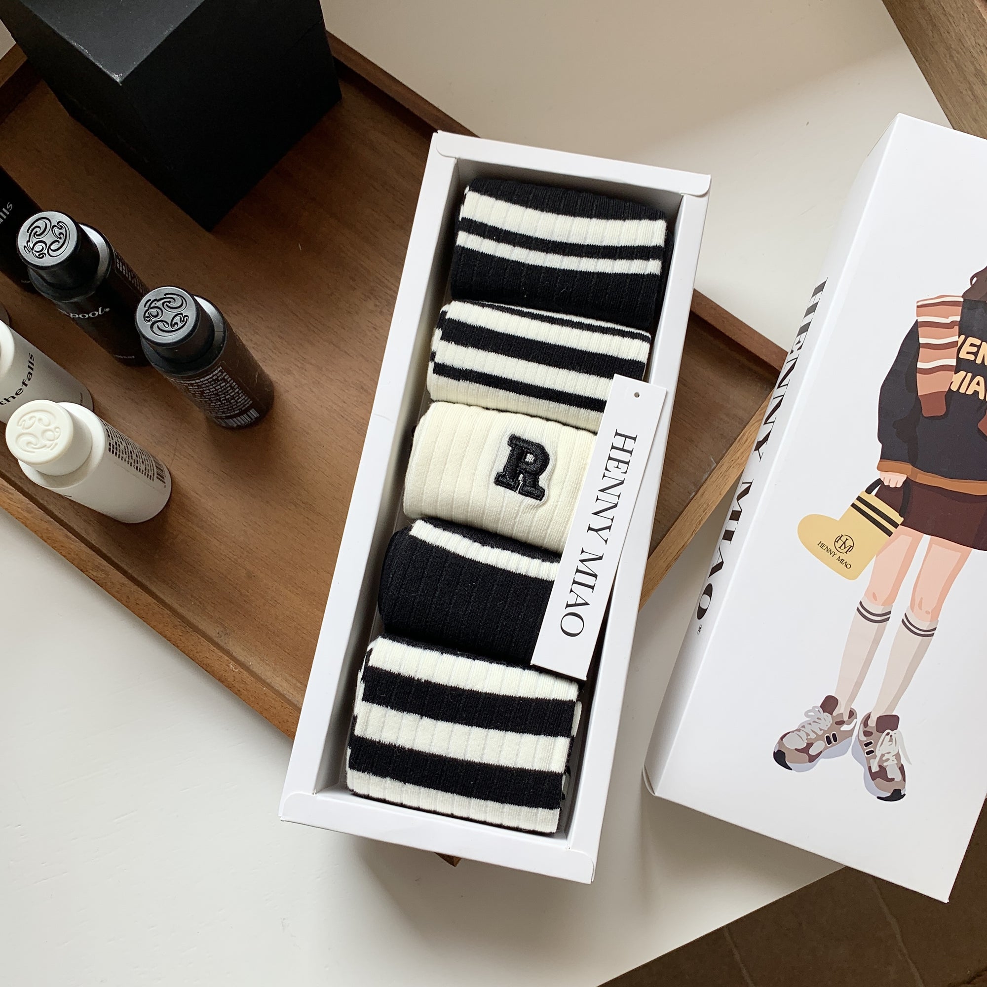 Korean High-Quality HENNY MIAO Gift Box Socks (5 Pairs)
