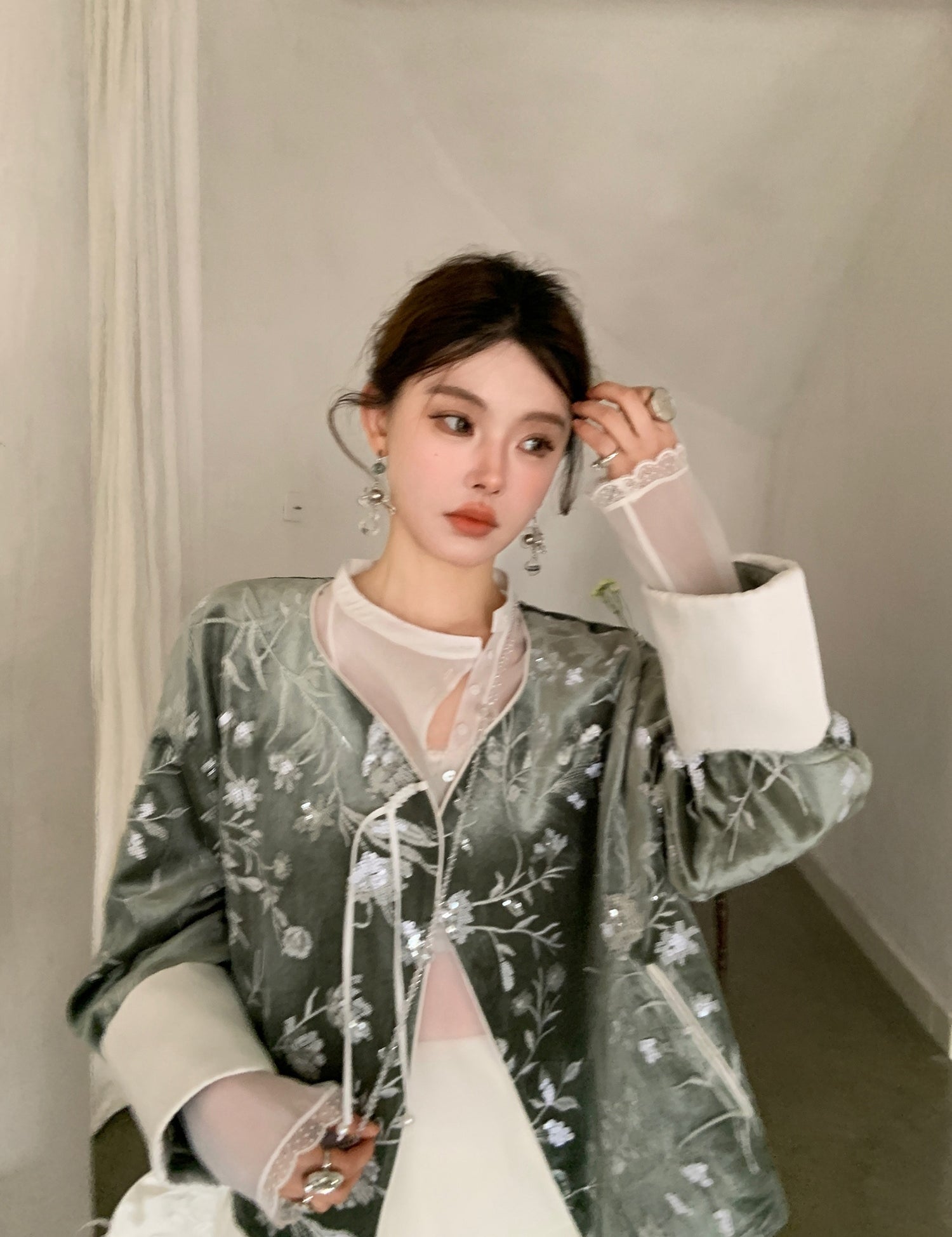 New Chinese Style Floral Velvet Sequin Jacket