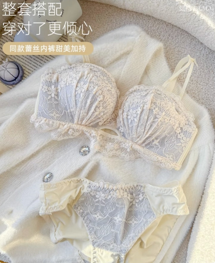 无钢圈加厚聚拢文胸，丰胸