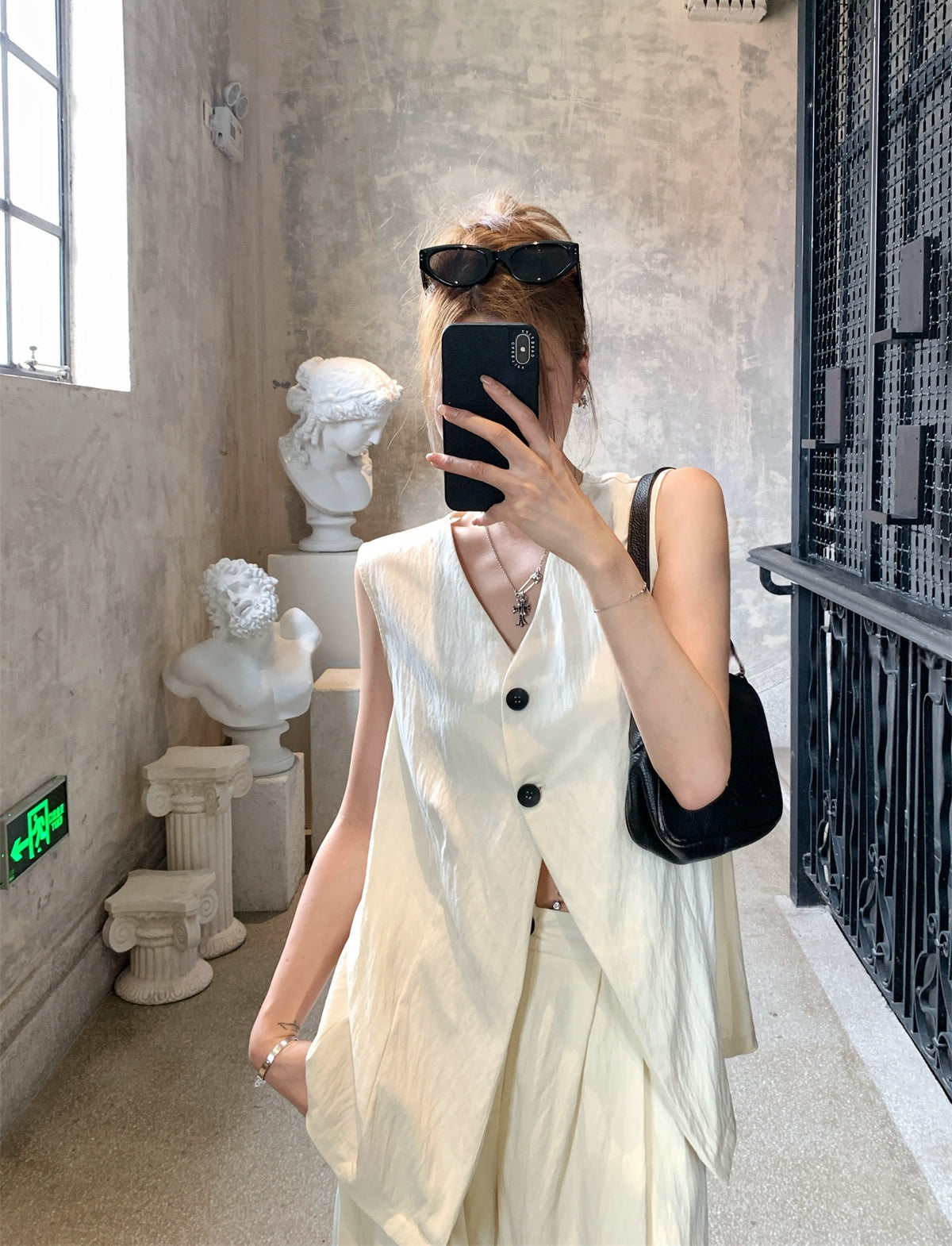 Minimalist Old Money Style Loose Vest