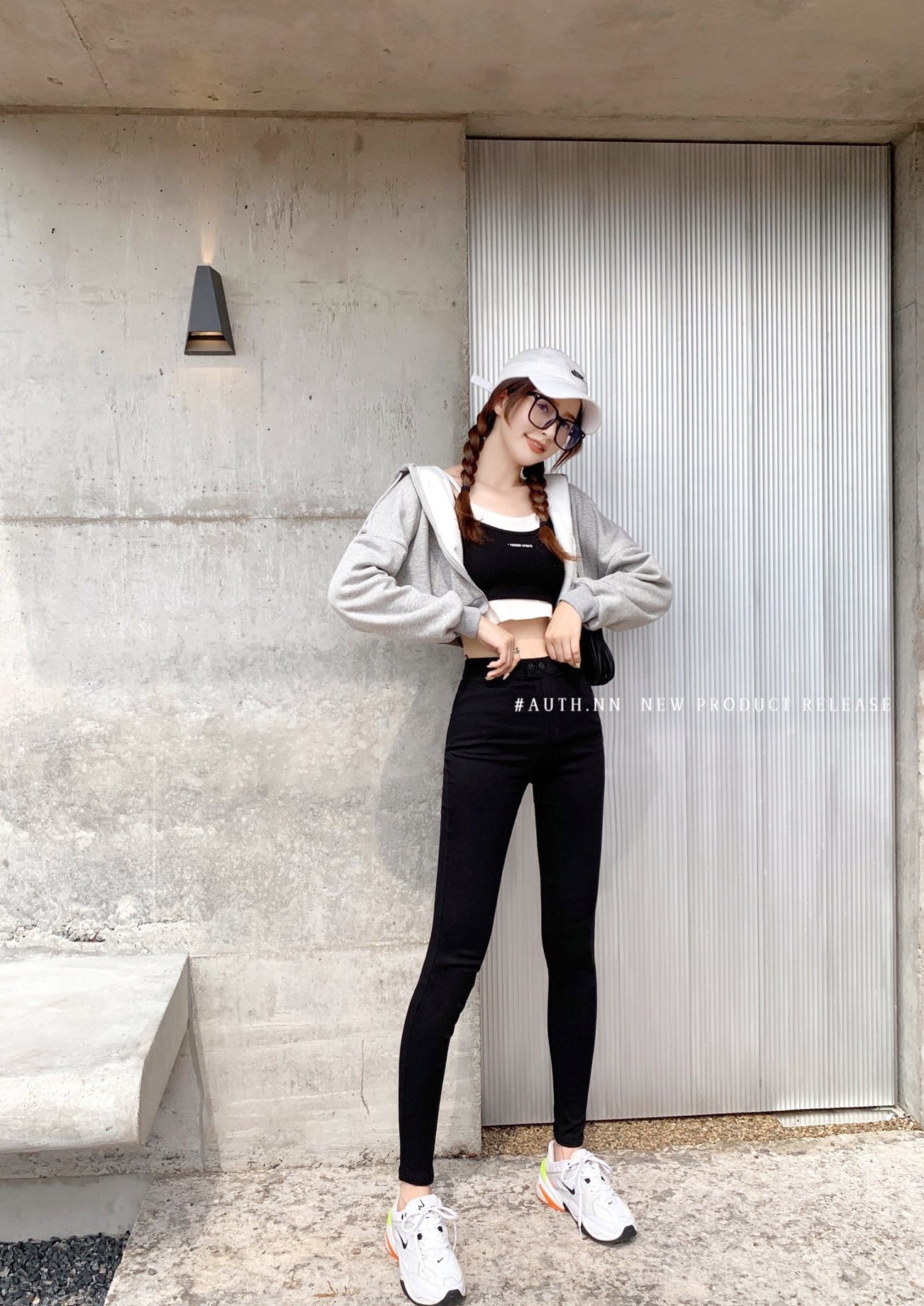Korean AUTH.NN Fleece-lined High-Elasticity Butt Lifting Black Pants