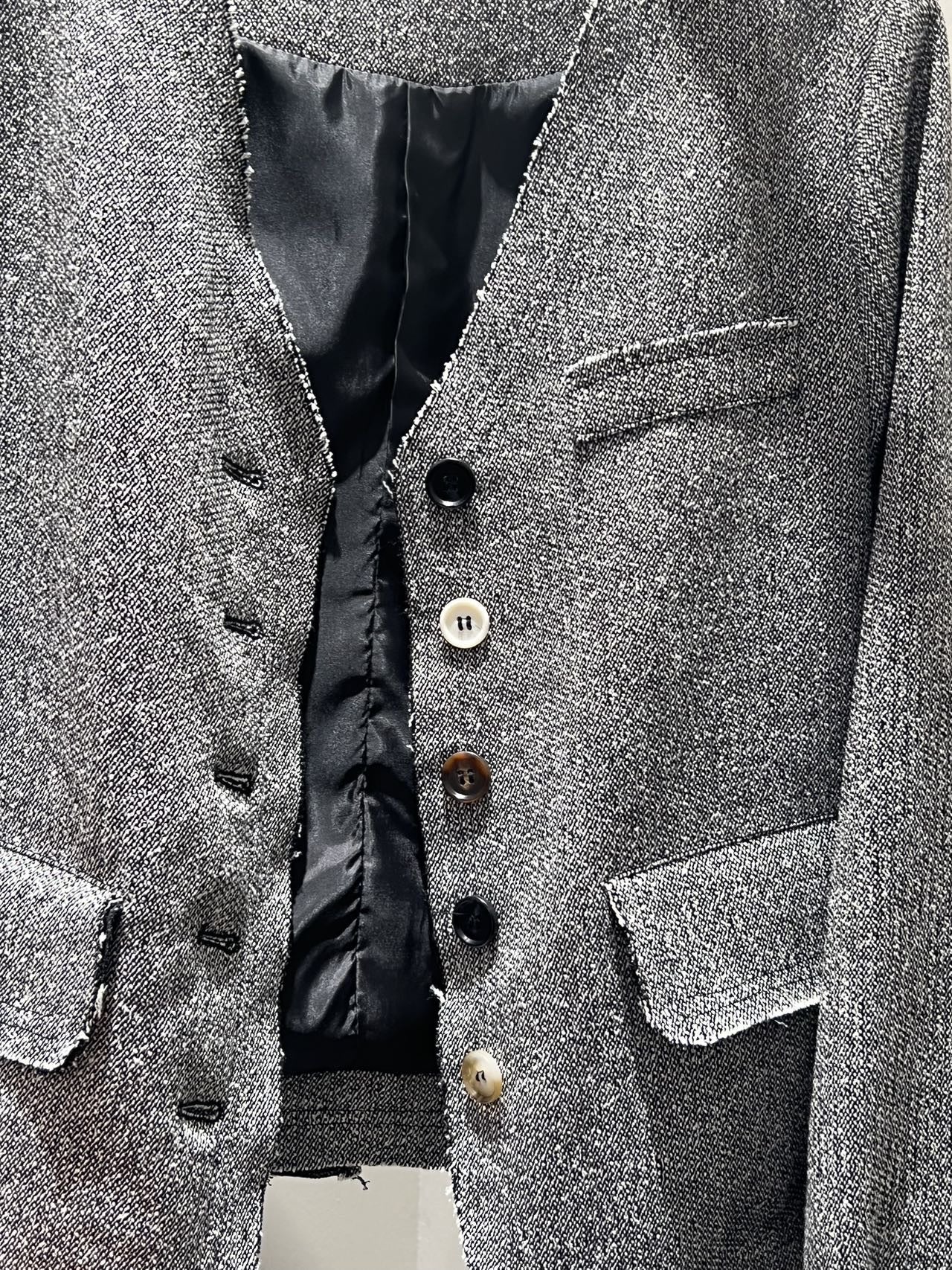 Elegant V-Neck Tweed Jacket with Raw Edges
