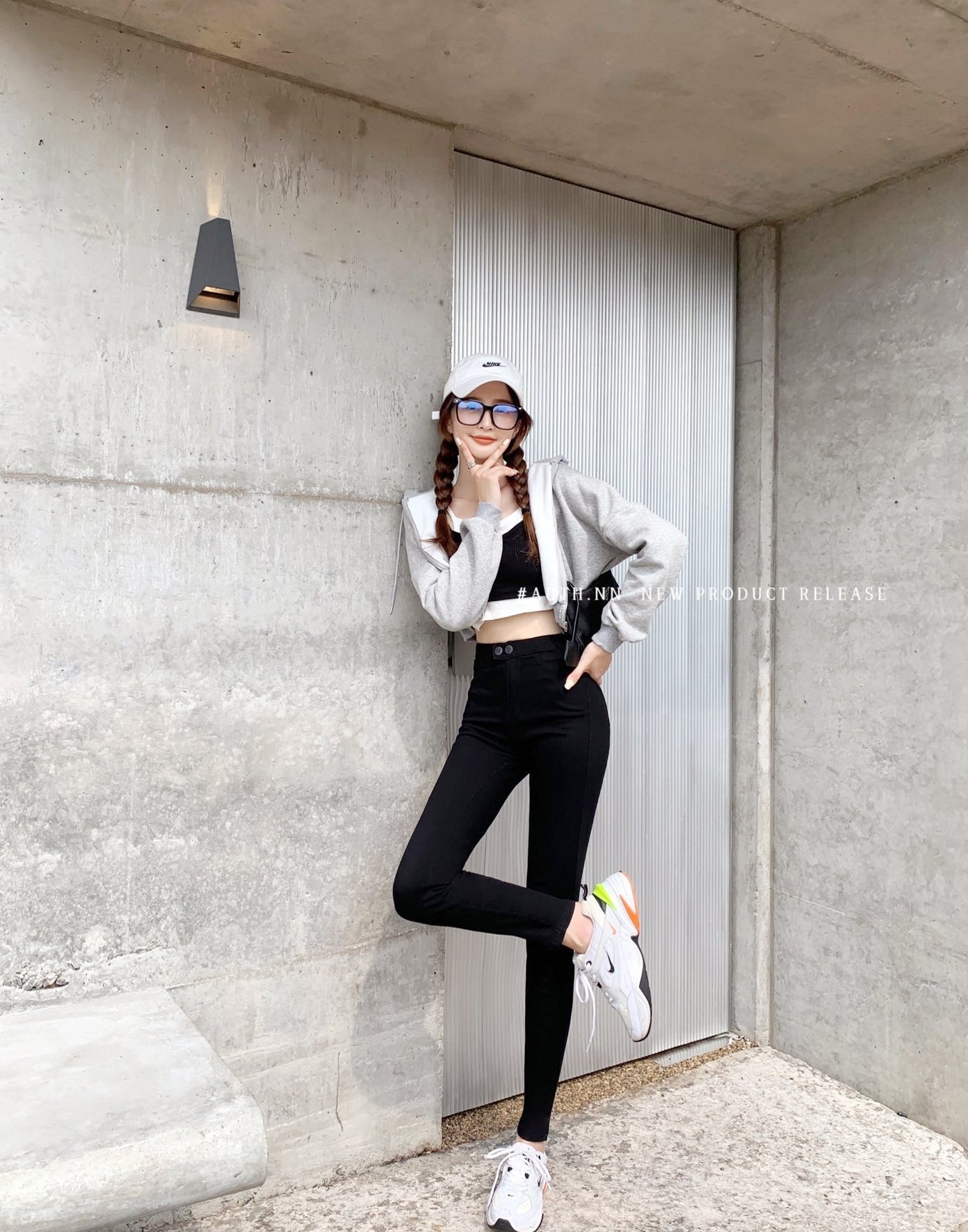 Korean AUTH.NN Fleece-lined High-Elasticity Butt Lifting Black Pants