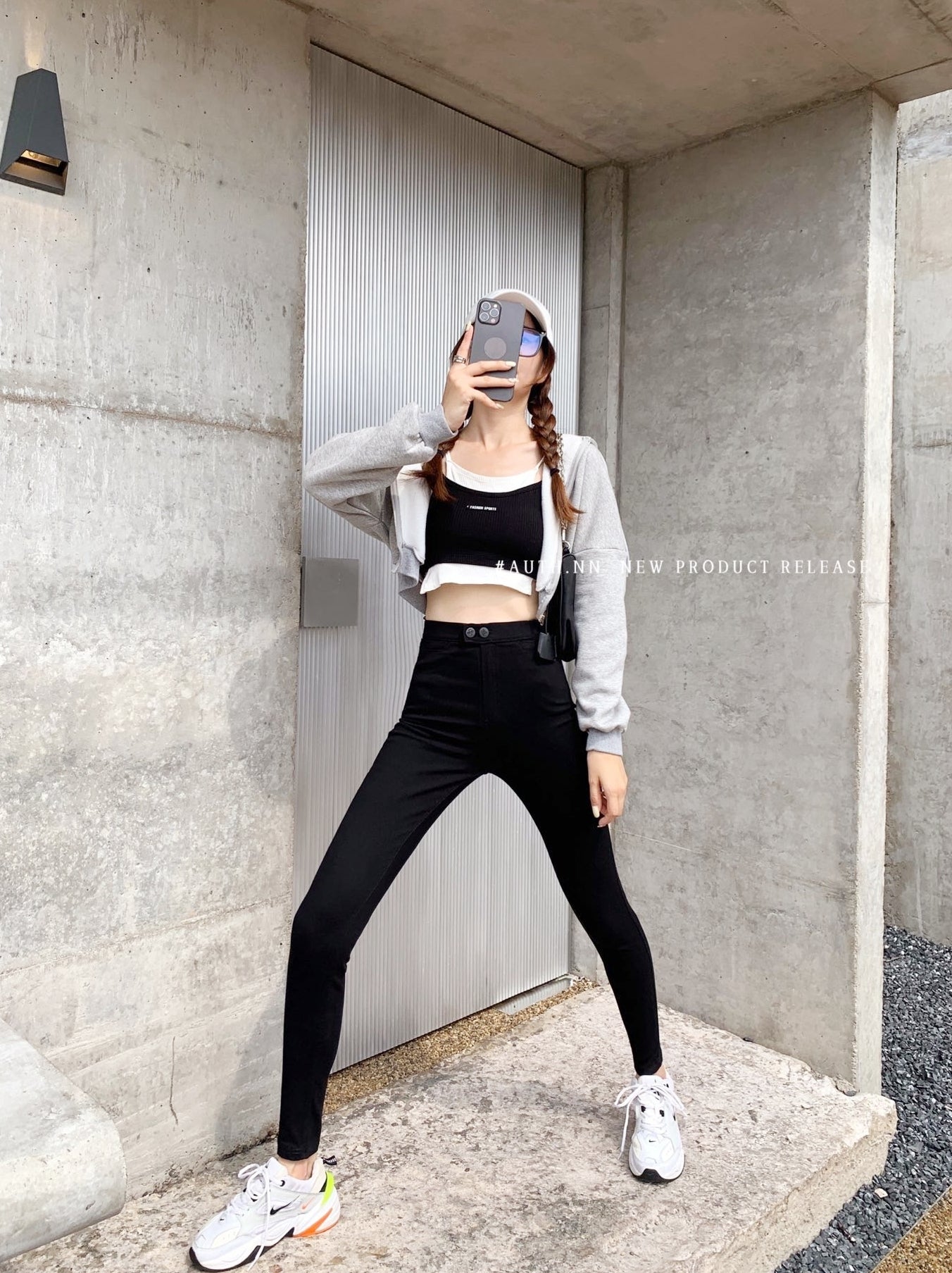 Korean AUTH.NN Fleece-lined High-Elasticity Butt Lifting Black Pants