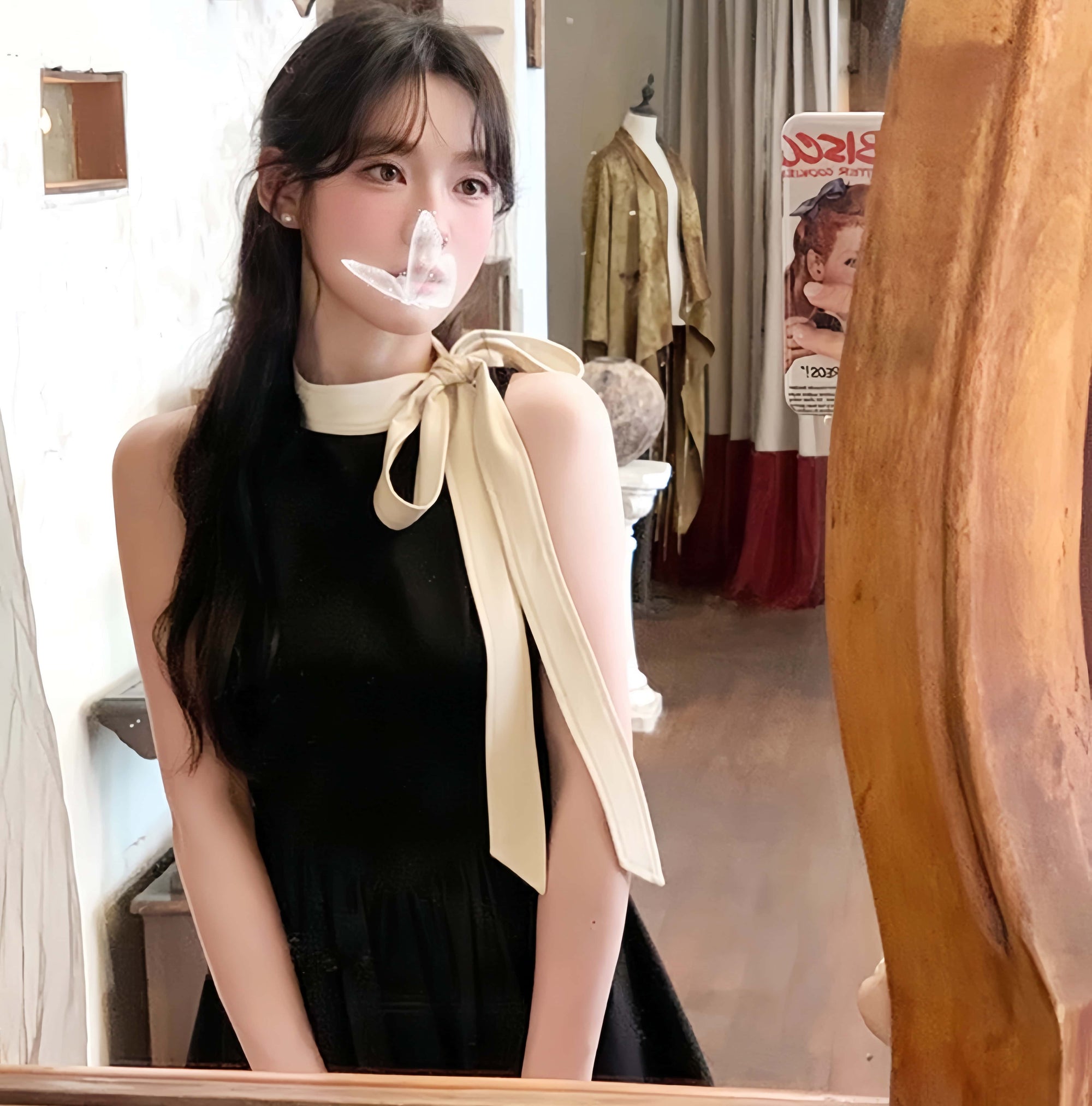 Vintage Hepburn-Style Slim Dress with Oversized Bow