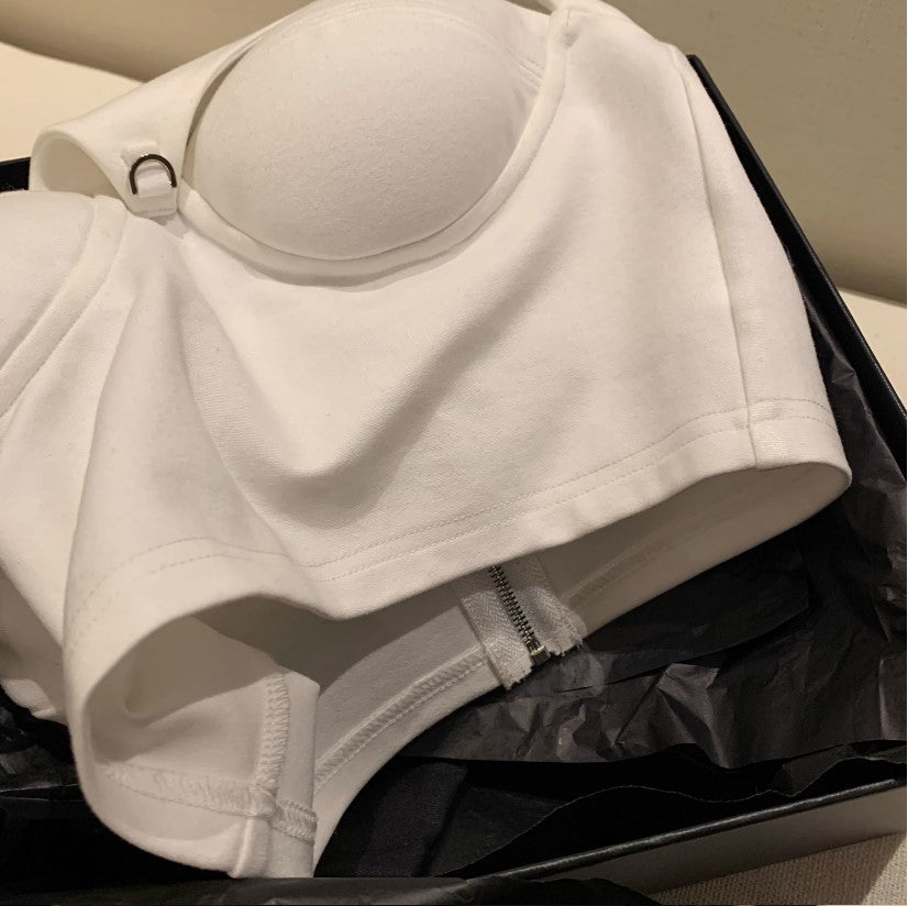 Hottie Style With a Hollowed Out Top