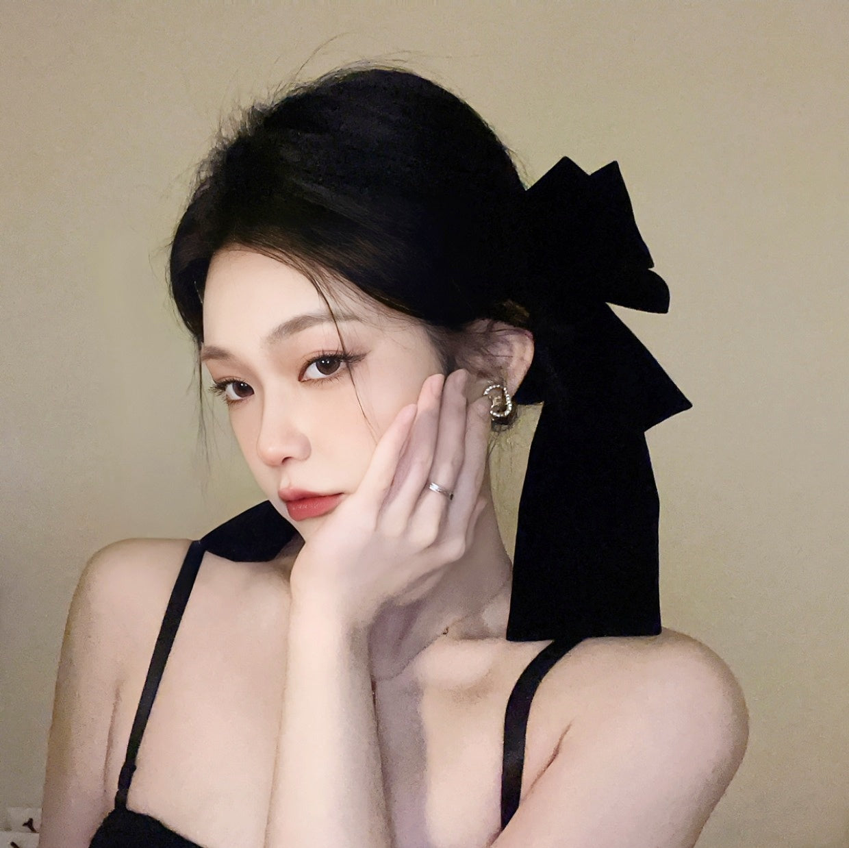 Oversized Velvet Bow Hair Clip