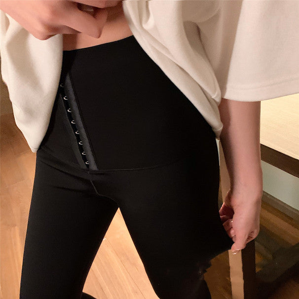An Updated Version of Lightening Slim Pants With Hip Corset