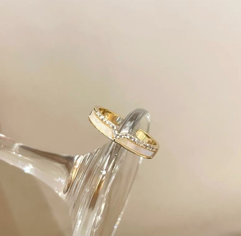 Light Luxury Zircon Shell Stackable Rings (Set of 2)