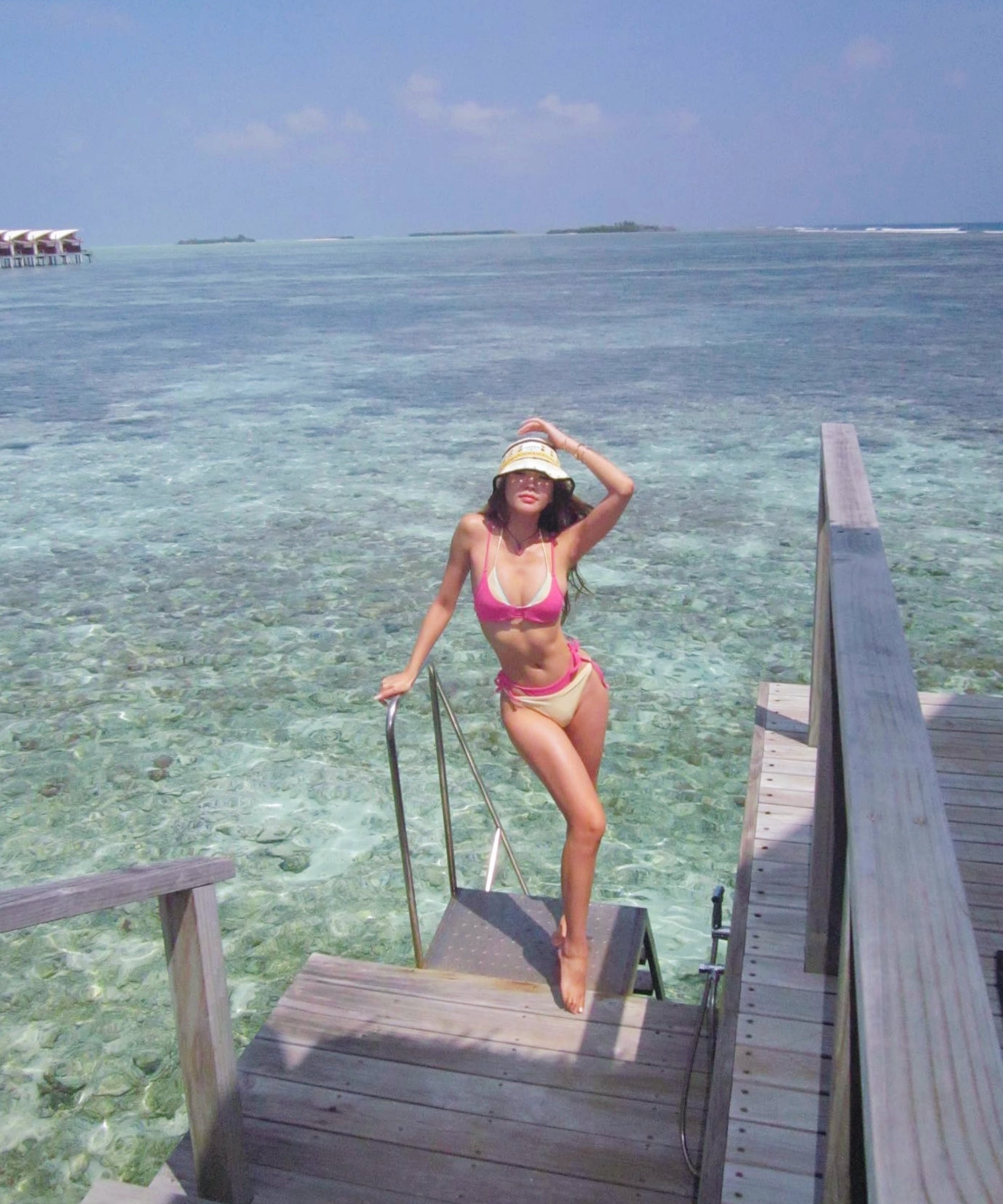 Thai-Style Instagram-Inspired Contrast Bikini 4-Piece Set