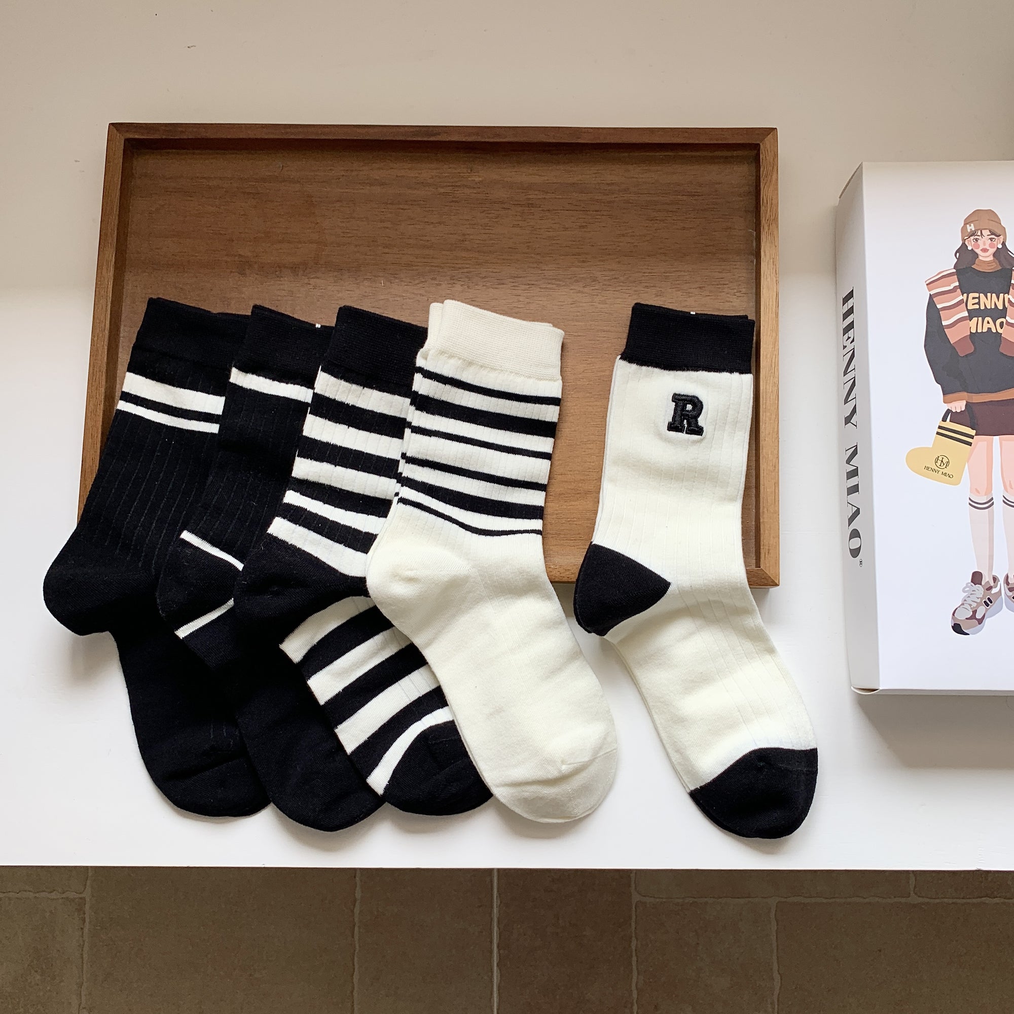 Korean High-Quality HENNY MIAO Gift Box Socks (5 Pairs)